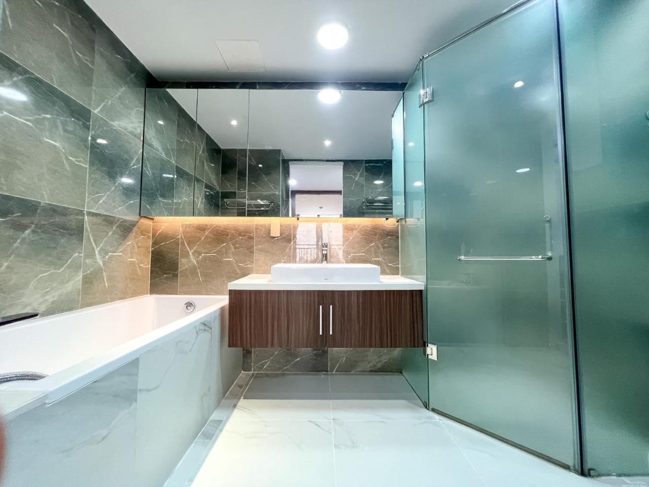 Summerset Apartment- Rivergate District 1 TP. Hồ Chí Minh